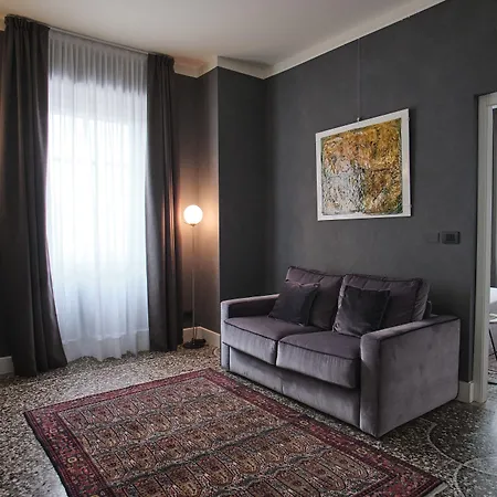 فندق Capriccio Art 4*