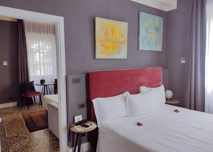 Capriccio Art Hotel 4*